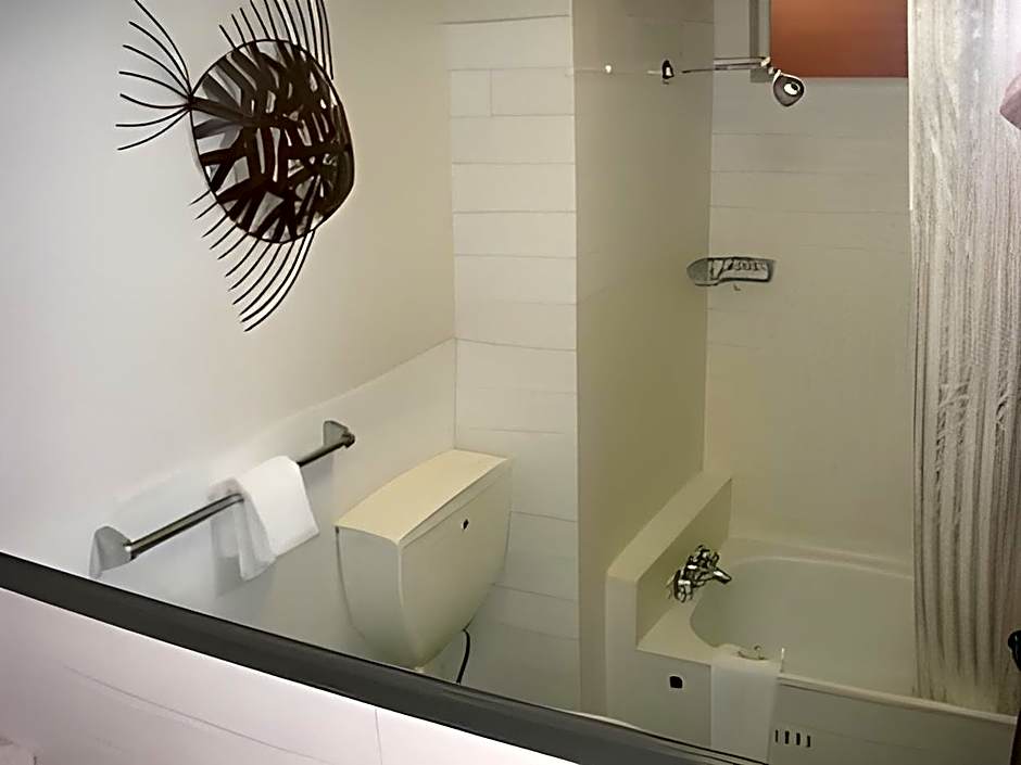 Cairns Holiday Lodge