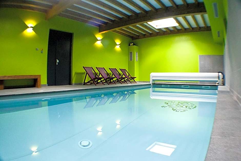Gite Roche Des Ducs avec Piscine toute l'année, Spa, Sauna, Hammam