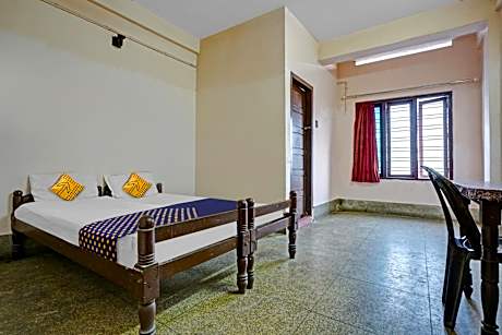 SPOT ON Padinjarekara Tourist Home