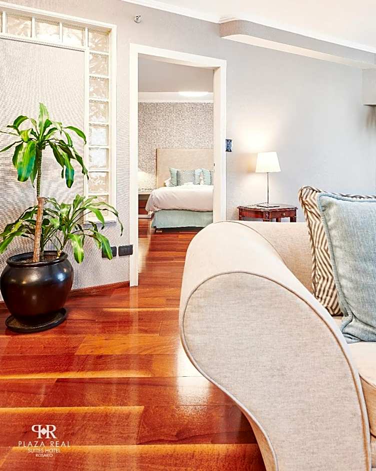Plaza Real Suites Hotel