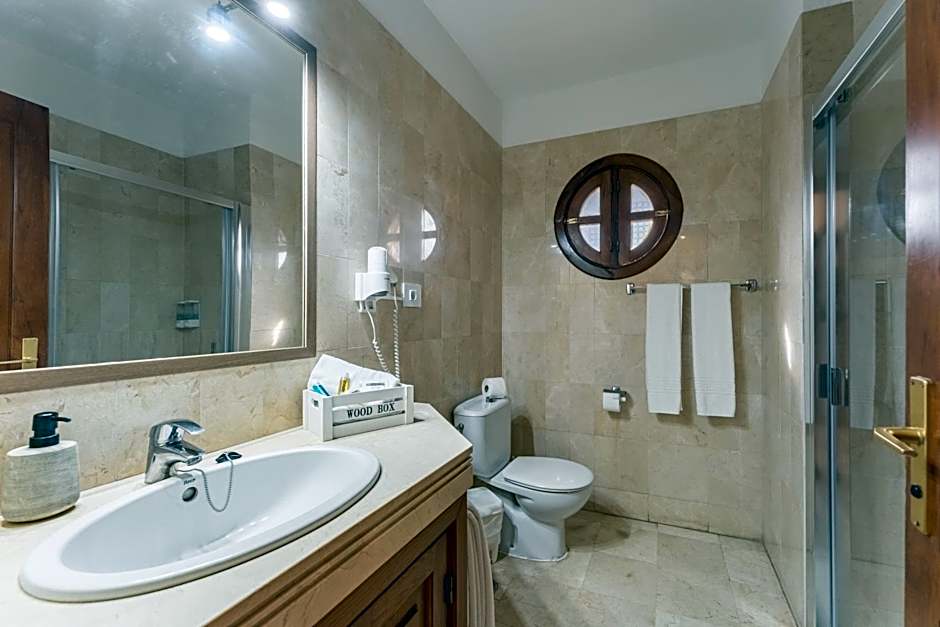 Klayman Olivina Aparthotel