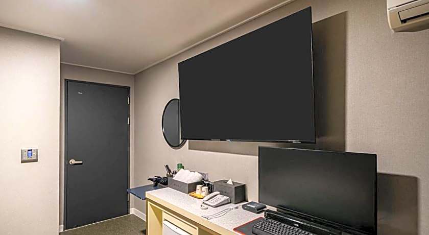 Gunsan Hotel May