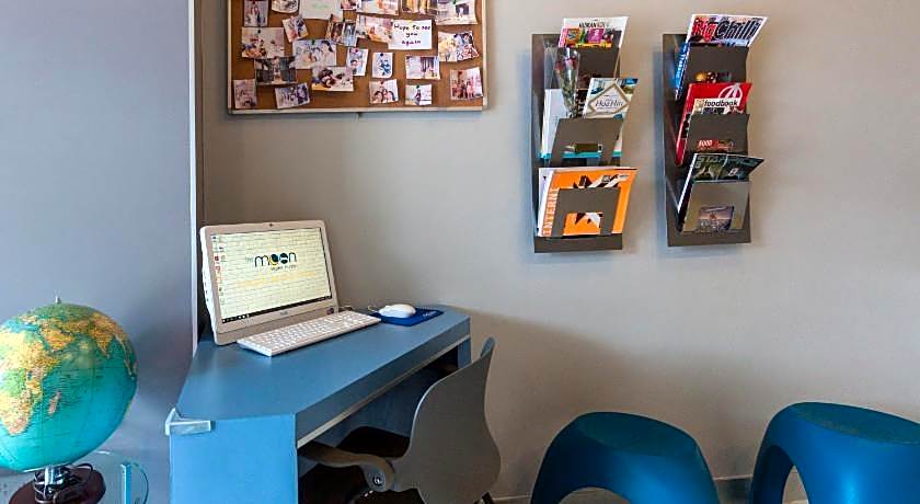 The Moon Hostel Huahin