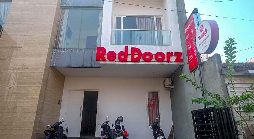 RedDoorz Syariah near Simpang Lima Semarang