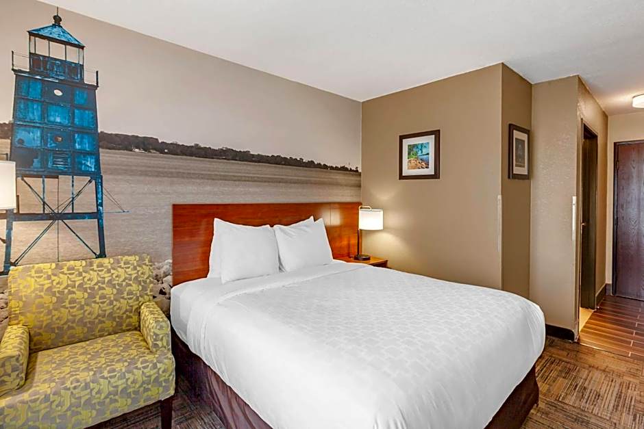 Clarion Pointe Racine - Mount Pleasant