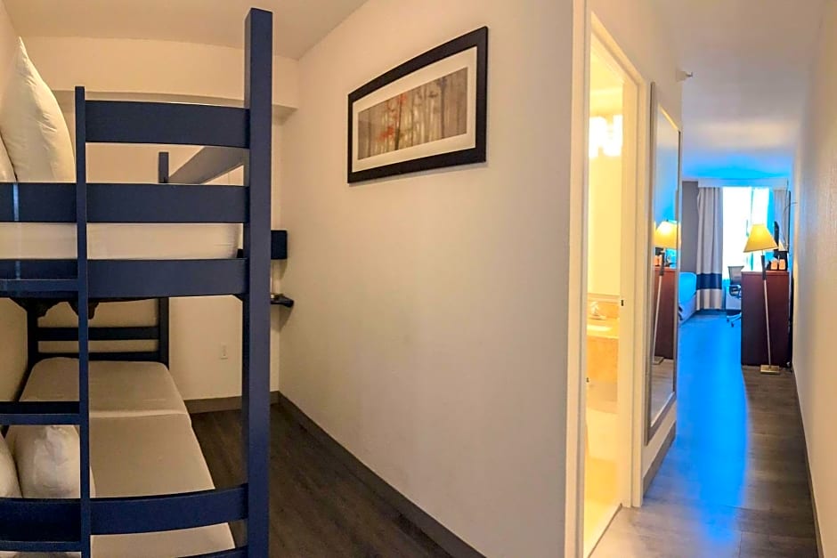 Comfort Inn & Suites Kissimmee By the Parks