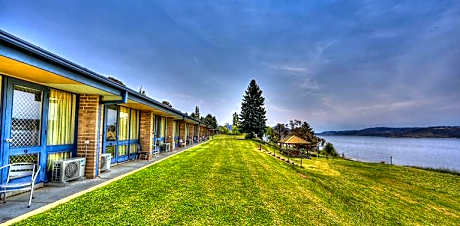 Lake Jindabyne Hotel