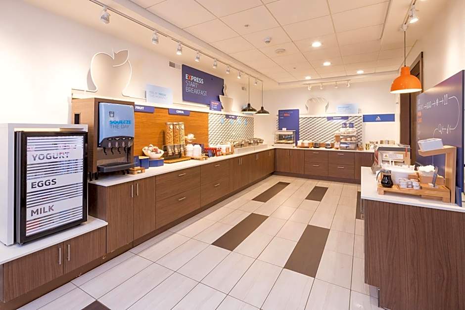 Holiday Inn Express & Suites Alpena - Downtown By IHG