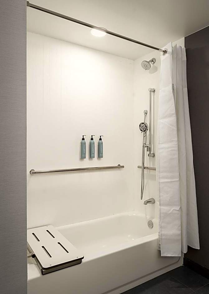 Courtyard by Marriott Brunswick