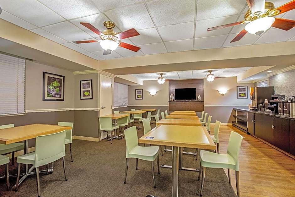 La Quinta Inn & Suites by Wyndham Miami Lakes