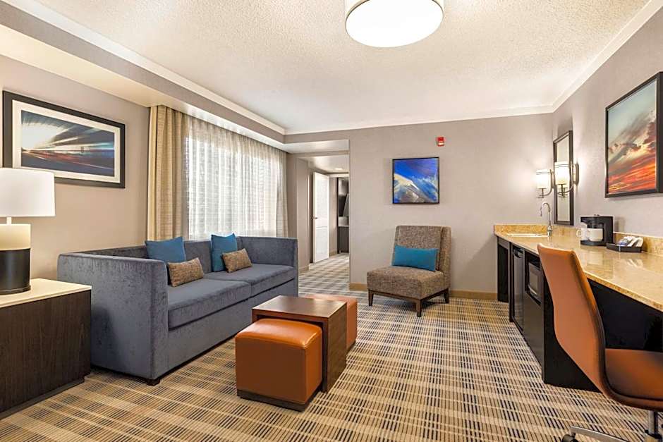 Embassy Suites By Hilton Hotel Kansas City-Overland Park