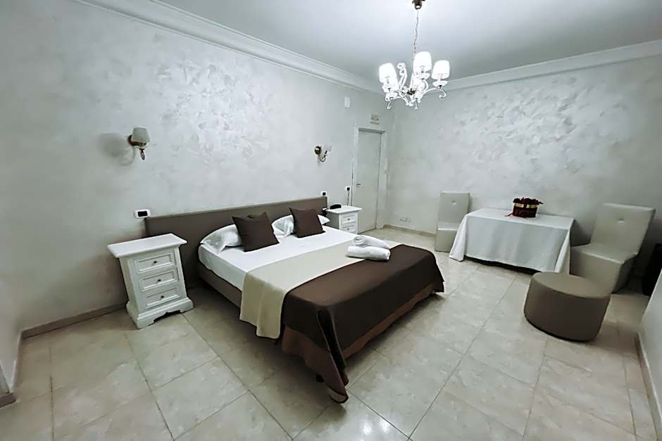 Bee Queen Hotel