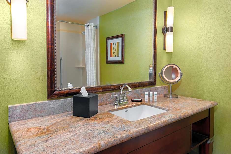Embassy Suites By Hilton Omaha-La Vista Hotel & Conference Center