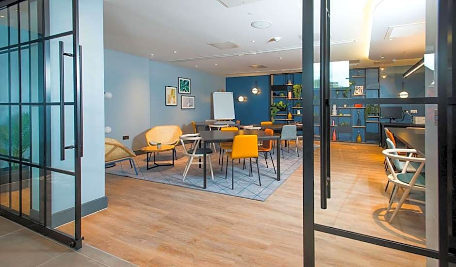 Hampton by Hilton London Park Royal