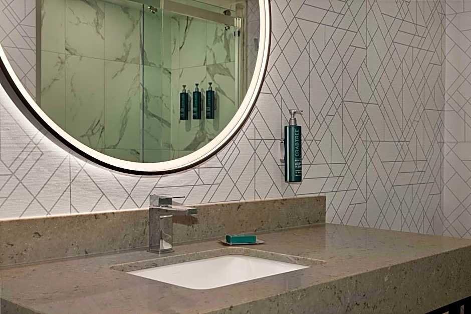 DoubleTree by Hilton Kingston