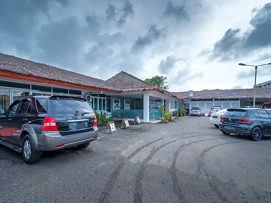 OYO 90147 Hilltop Hotel