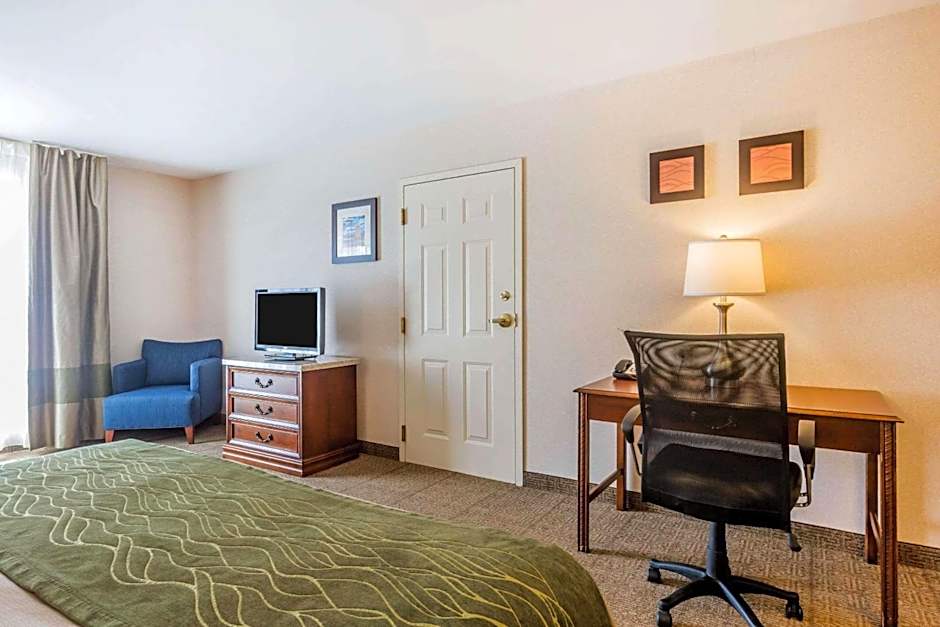 Comfort Inn & Suites South Burlington near University