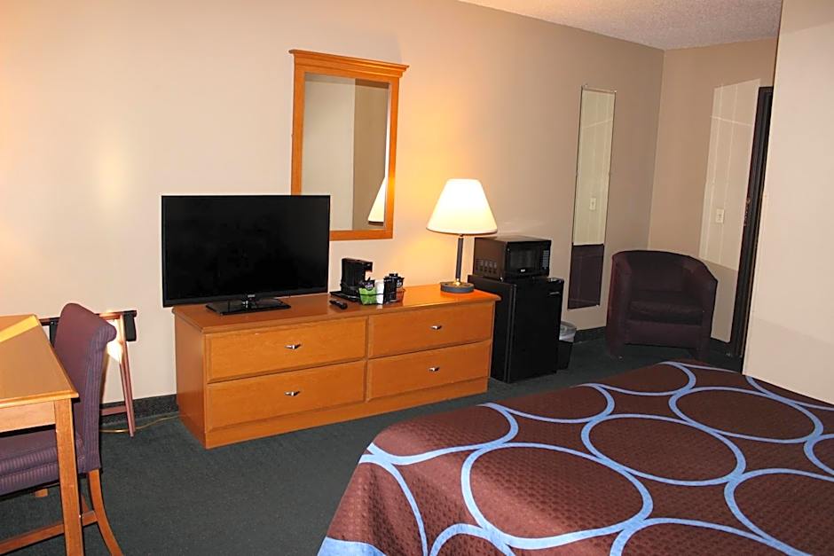 Super 8 by Wyndham East Stroudsburg/Poconos 