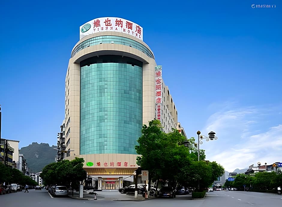 Vienna Hotel Guangxi Hechi Nandan Jinfurong Square