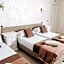 Bee Queen Hotel