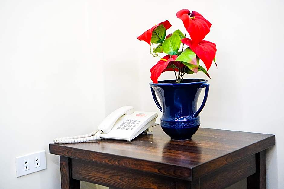 La Galleon Suites Hotel