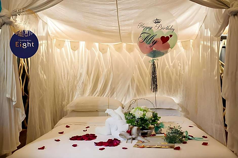 The Happy 8 Retreat @ Old Town