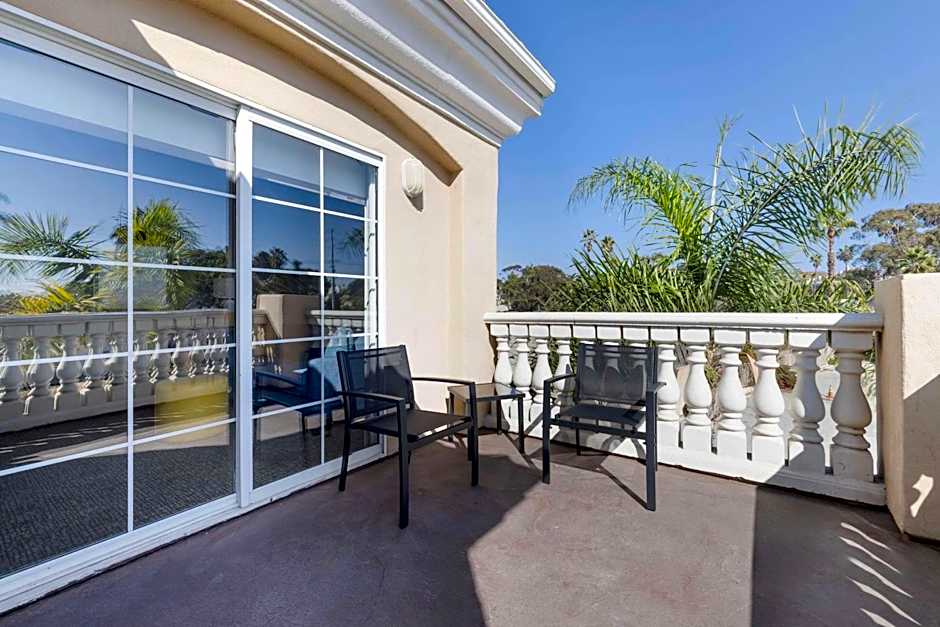 Comfort Suites Oceanside Camp Pendleton Area