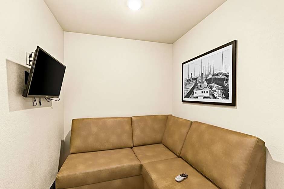 Cobblestone Hotel & Suites - Superior Duluth