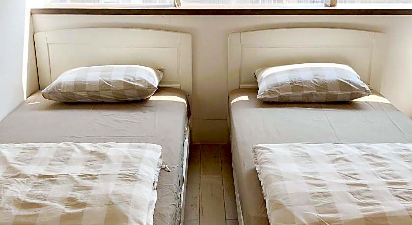 Ahiruyah Guest House