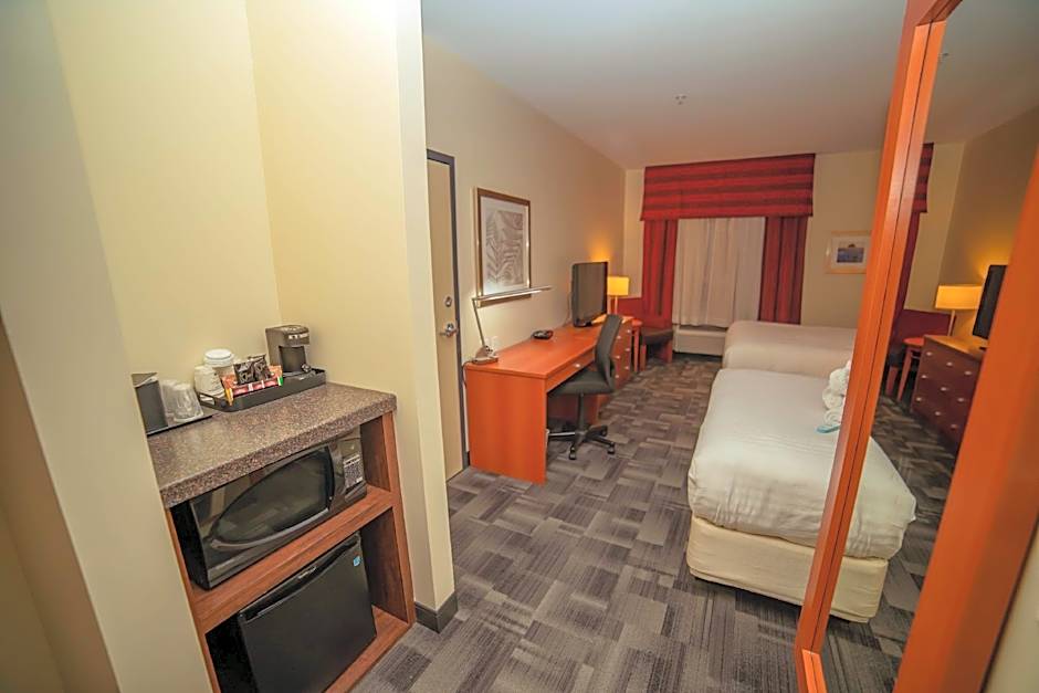 Best Western Thompson Hotel & Suites