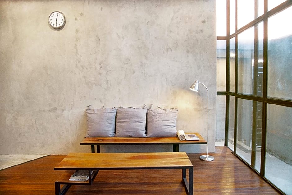 Flores Passport House