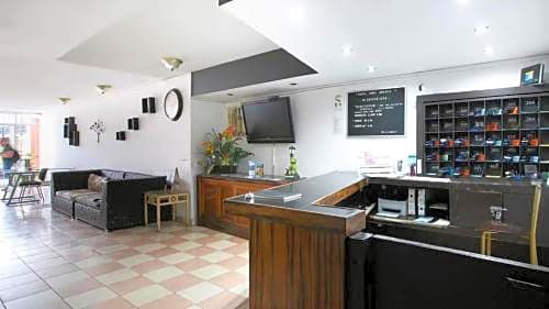 Hotel Dorada Inn