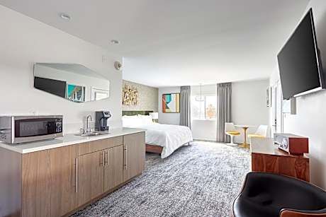 King Room with Balcony