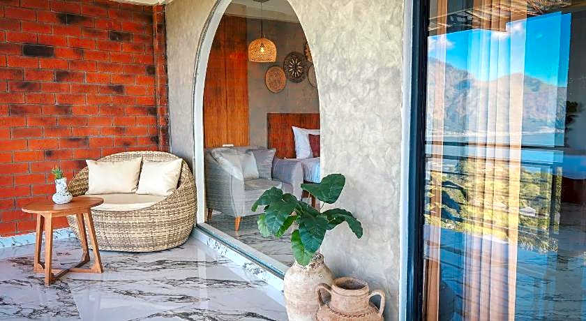Caldera Hotel & Restaurant