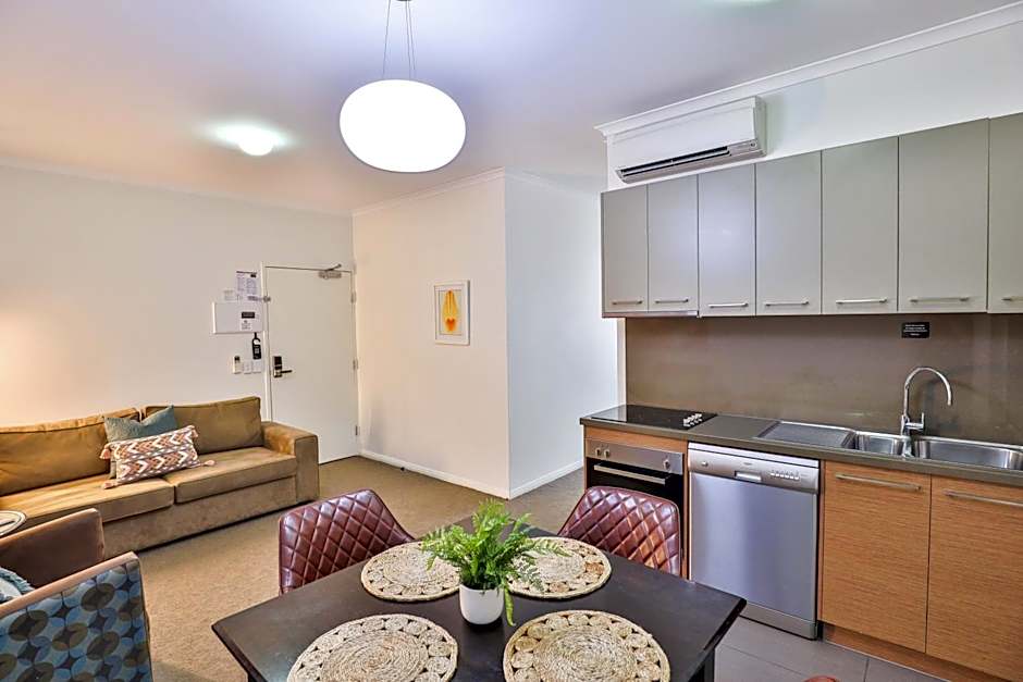 Indulge Apartments - Ontario