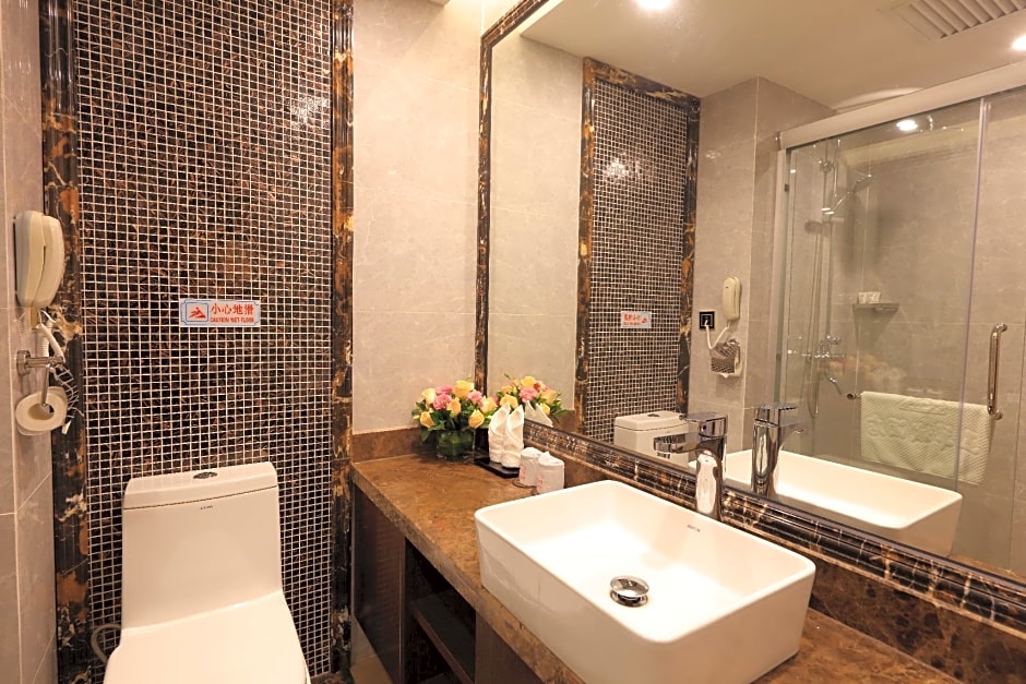 Five Rams City Hotel