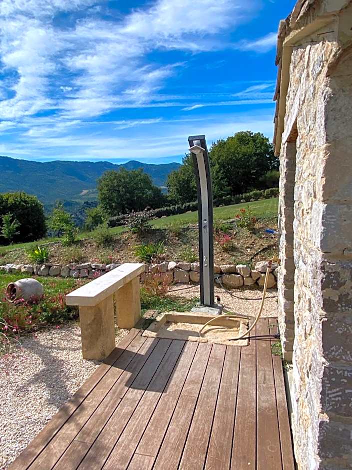 Chambre une fenêtre sur le Ventoux la Clue