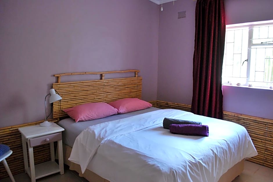 Amber Lagoon Eco Retreat - Chalets, Rooms and Glamping