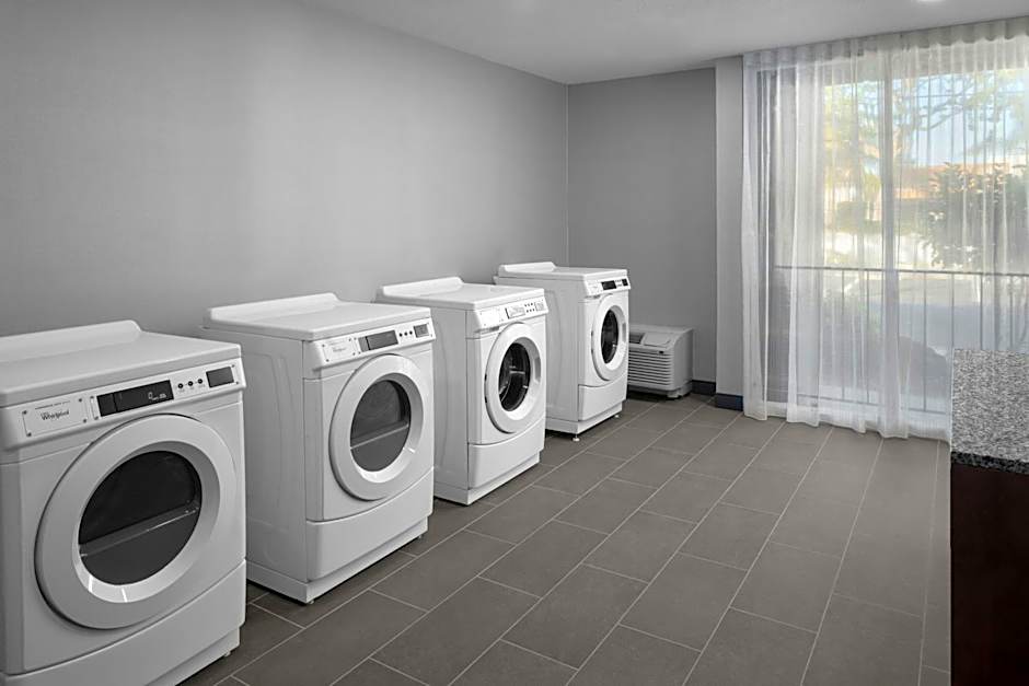 Courtyard by Marriott San Jose Airport