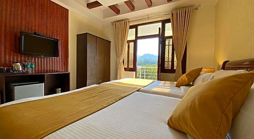 Hotel Nirvana Palace Near Parmarth Niketan