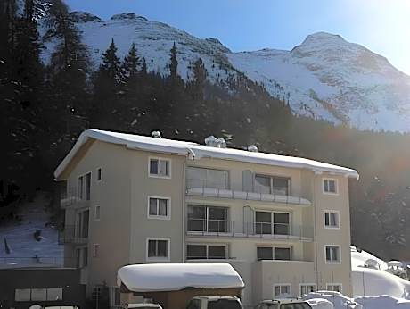 Aladin Apartments St Moritz