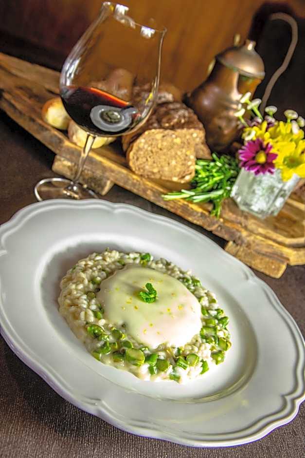 Hotel Petit Dahu - Chambres et Restaurant