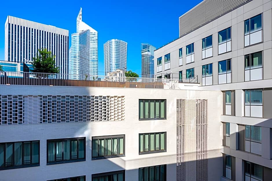 Staycity Aparthotels Paris La Defense