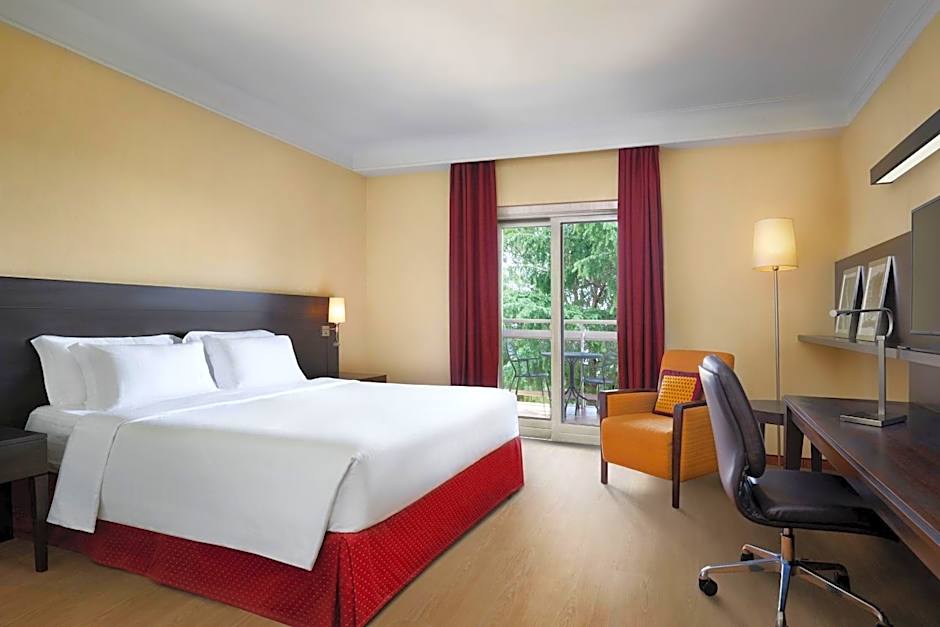 Courtyard by Marriott Rome Central Park