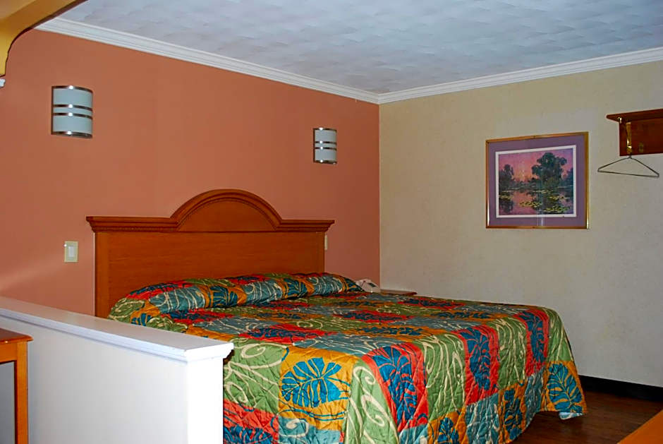 Photo 1 of 3 of 1 King Bed