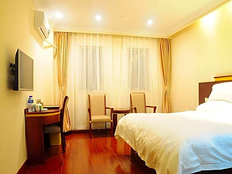 GTR - Guest Room with One 1.8M Bed