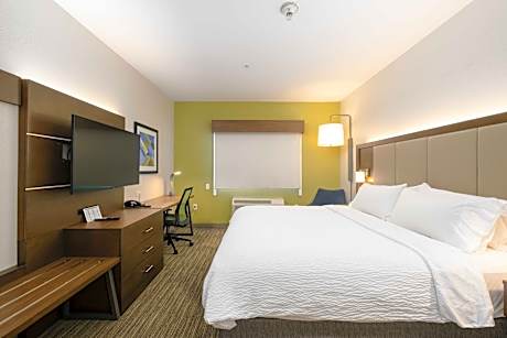 Suite 1 Bedroom Hearing Accessible Roll In Shower Non-Smoking