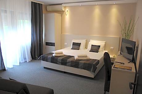 Deluxe Double or Twin Room with Balcony