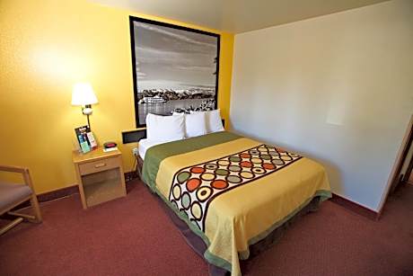 King Room - Mobility Accessible/Non-Smoking