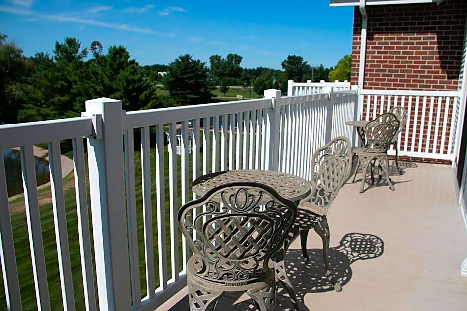 Essenhaus Inn & Conf. Center